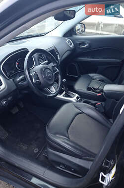 Внедорожник / Кроссовер Jeep Compass 2017 в 