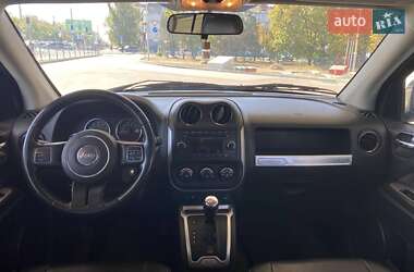 Внедорожник / Кроссовер Jeep Compass 2013 в 