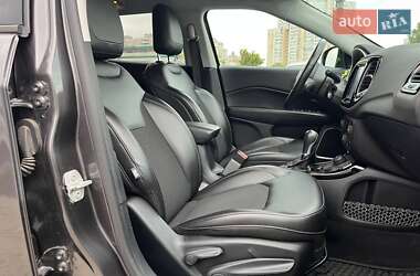 Внедорожник / Кроссовер Jeep Compass 2018 в 