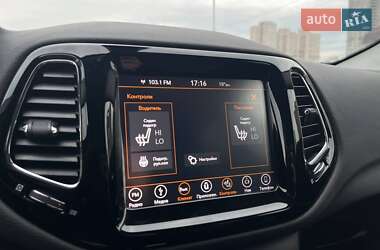 Внедорожник / Кроссовер Jeep Compass 2018 в 