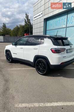 Внедорожник / Кроссовер Jeep Compass 2022 в 