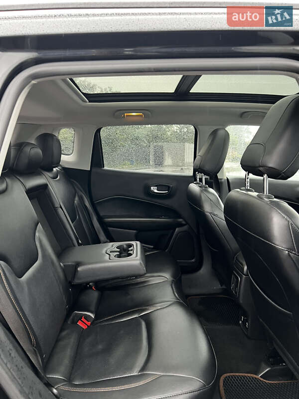 Внедорожник / Кроссовер Jeep Compass 2017 в Черновцах