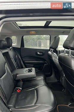 Внедорожник / Кроссовер Jeep Compass 2017 в 