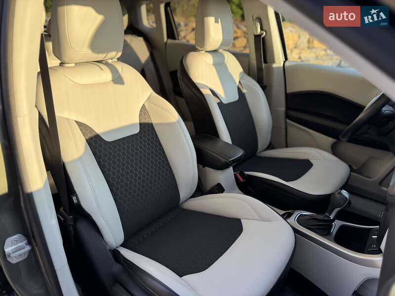 Внедорожник / Кроссовер Jeep Compass 2018 в Калуше