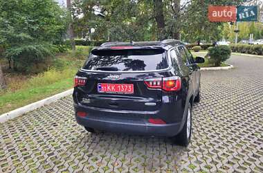 Внедорожник / Кроссовер Jeep Compass 2018 в 