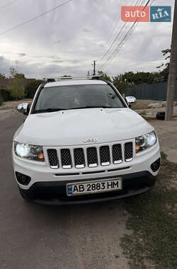 Внедорожник / Кроссовер Jeep Compass 2015 в 