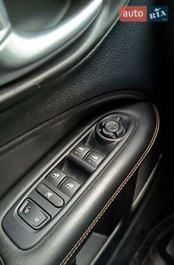 Внедорожник / Кроссовер Jeep Compass 2018 в 