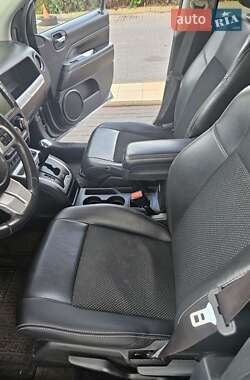 Внедорожник / Кроссовер Jeep Compass 2013 в 