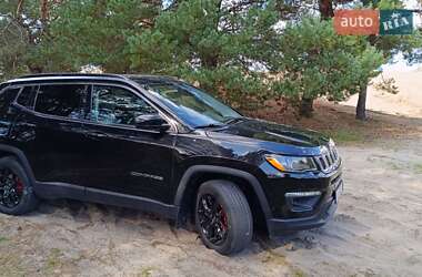 Внедорожник / Кроссовер Jeep Compass 2017 в 