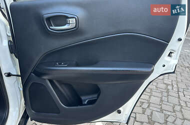 Внедорожник / Кроссовер Jeep Compass 2019 в 