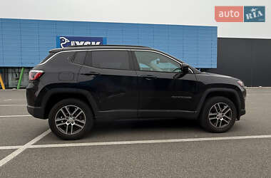 Внедорожник / Кроссовер Jeep Compass 2017 в 