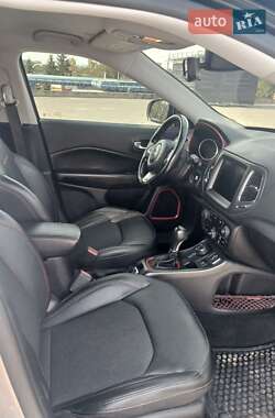 Внедорожник / Кроссовер Jeep Compass 2019 в 