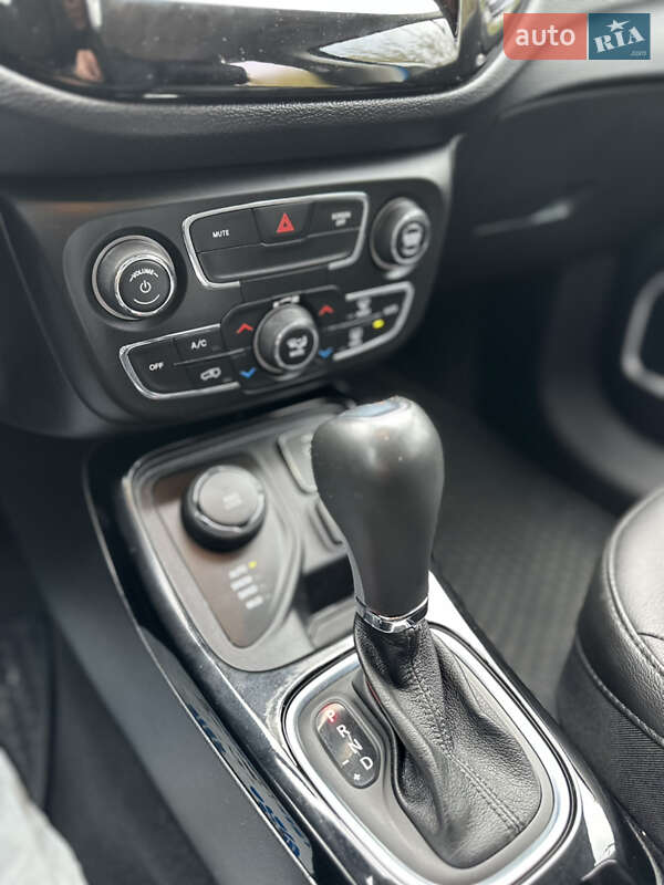 Внедорожник / Кроссовер Jeep Compass 2020 в Киеве