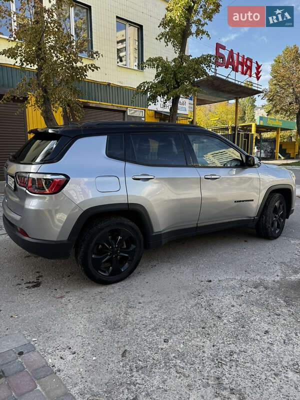 Внедорожник / Кроссовер Jeep Compass 2018 в Змиеве