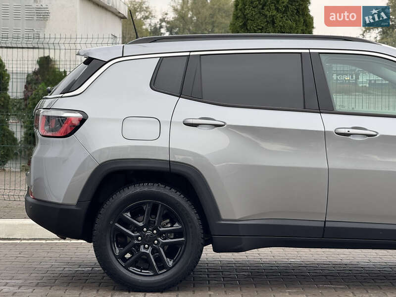 Внедорожник / Кроссовер Jeep Compass 2020 в Киеве