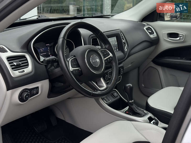 Внедорожник / Кроссовер Jeep Compass 2020 в Киеве