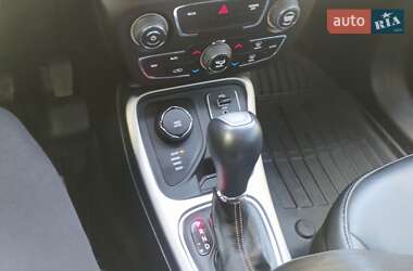 Внедорожник / Кроссовер Jeep Compass 2017 в 