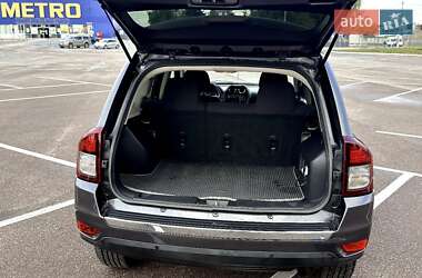 Внедорожник / Кроссовер Jeep Compass 2015 в 