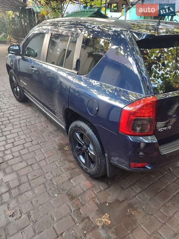 Внедорожник / Кроссовер Jeep Compass 2012 в Гадяче