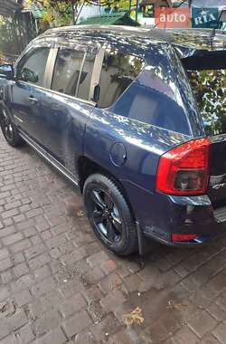 Внедорожник / Кроссовер Jeep Compass 2012 в 