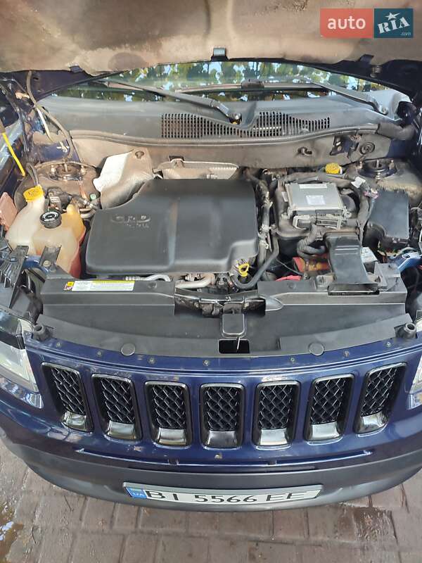 Внедорожник / Кроссовер Jeep Compass 2012 в Гадяче