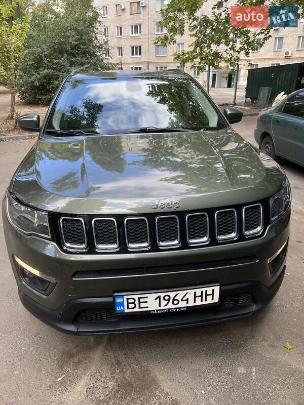 Внедорожник / Кроссовер Jeep Compass 2017 в Николаеве