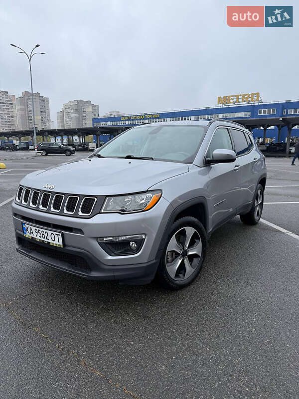 Внедорожник / Кроссовер Jeep Compass 2018 в 