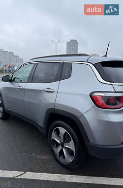 Внедорожник / Кроссовер Jeep Compass 2018 в 