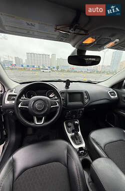 Внедорожник / Кроссовер Jeep Compass 2018 в 