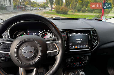 Внедорожник / Кроссовер Jeep Compass 2017 в 