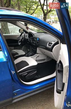 Внедорожник / Кроссовер Jeep Compass 2017 в 