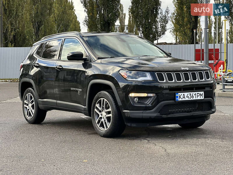 Внедорожник / Кроссовер Jeep Compass 2017 в Киеве