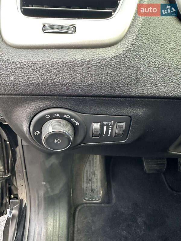 Внедорожник / Кроссовер Jeep Compass 2017 в Киеве