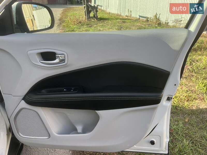 Внедорожник / Кроссовер Jeep Compass 2017 в Полтаве фото 22 Внедорожник / Кроссовер Jeep Compass 2017 в Полтаве