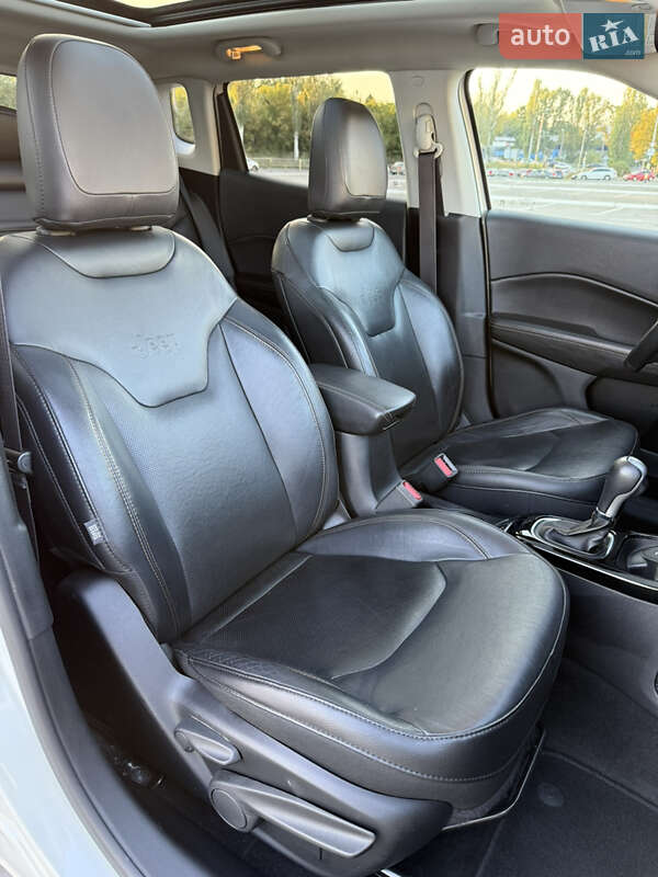 Позашляховик / Кросовер Jeep Compass 2017 в Києві фото 23 Позашляховик / Кросовер Jeep Compass 2017 в Києві