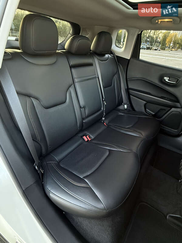 Позашляховик / Кросовер Jeep Compass 2017 в Києві фото 35 Позашляховик / Кросовер Jeep Compass 2017 в Києві