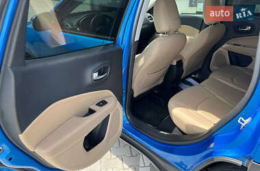 Внедорожник / Кроссовер Jeep Compass 2018 в 