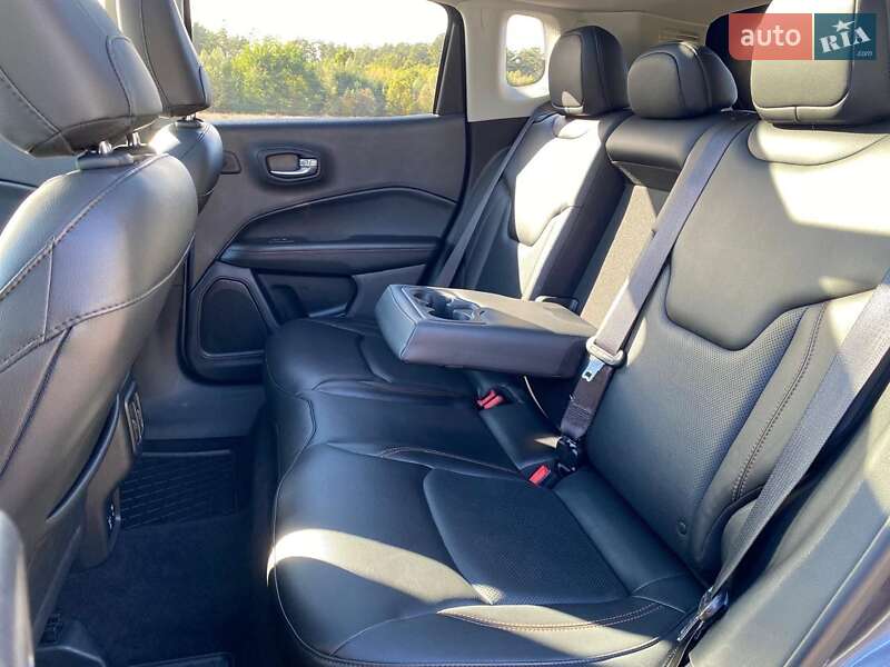 Внедорожник / Кроссовер Jeep Compass 2017 в Киеве