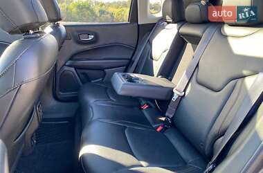 Внедорожник / Кроссовер Jeep Compass 2017 в 