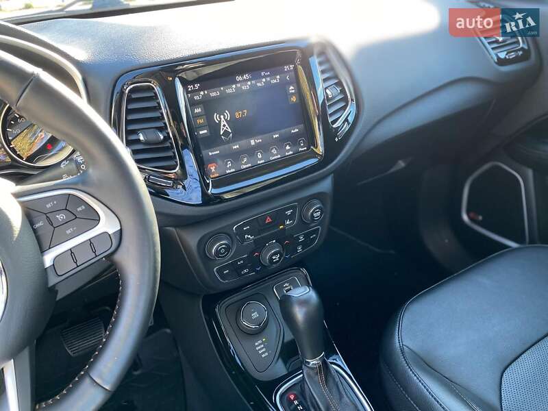 Внедорожник / Кроссовер Jeep Compass 2017 в Киеве