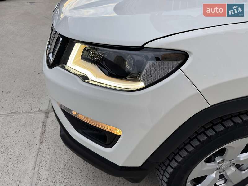 Внедорожник / Кроссовер Jeep Compass 2017 в Киеве