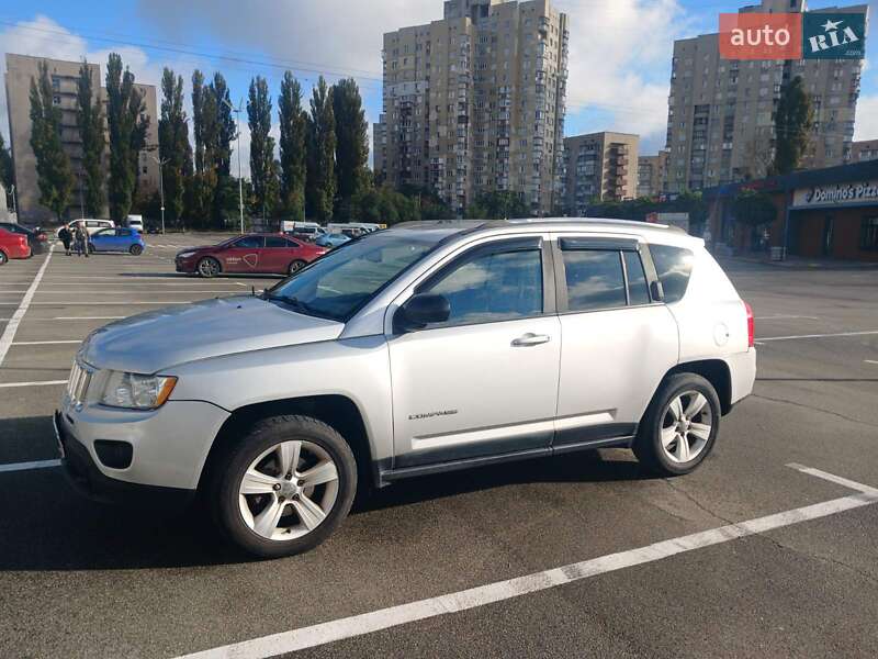 Внедорожник / Кроссовер Jeep Compass 2012 в Киеве