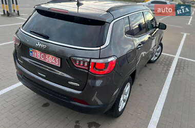 Внедорожник / Кроссовер Jeep Compass 2018 в 