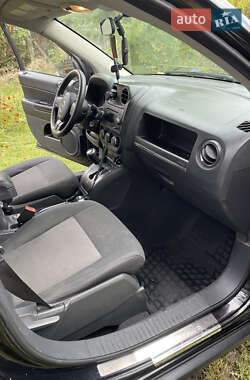 Внедорожник / Кроссовер Jeep Compass 2012 в 