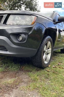 Внедорожник / Кроссовер Jeep Compass 2012 в 