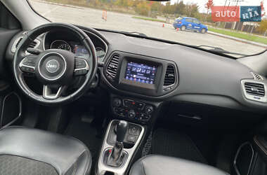 Внедорожник / Кроссовер Jeep Compass 2017 в 