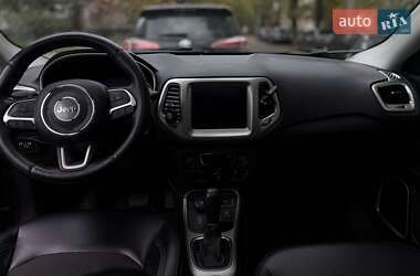 Внедорожник / Кроссовер Jeep Compass 2017 в 