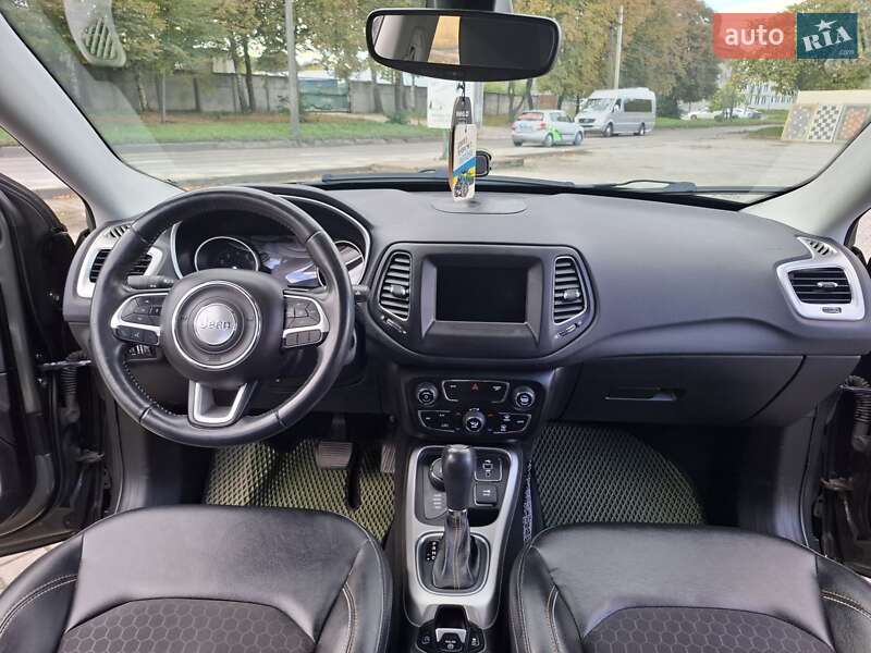 Позашляховик / Кросовер Jeep Compass 2017 в Чернівцях
