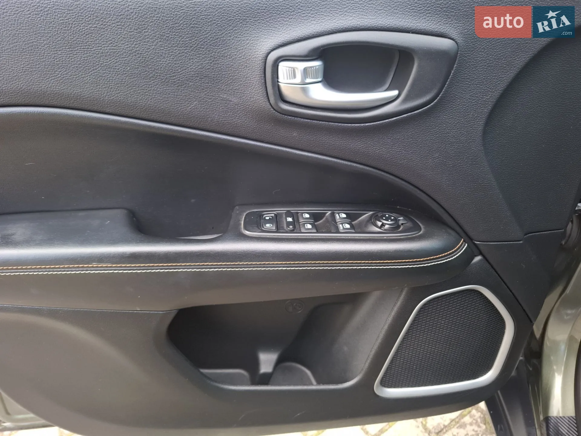 2017 Jeep Compass - мініатюра 31