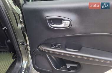 Внедорожник / Кроссовер Jeep Compass 2017 в 